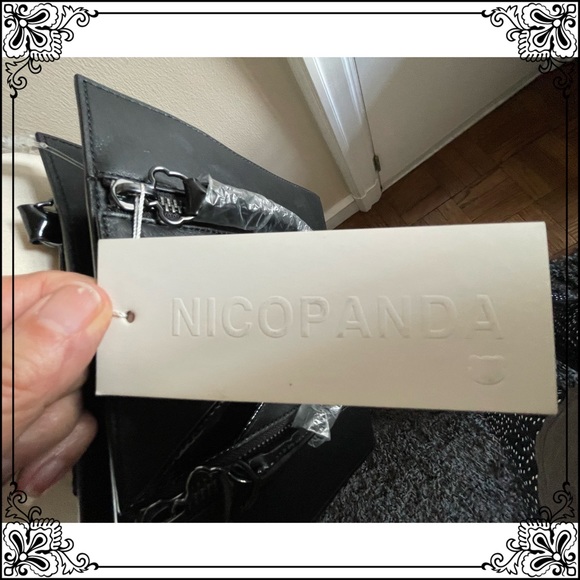 Rare find NicoPanda mini tote in leather and patent accents w shoulder chain - Picture 9 of 10